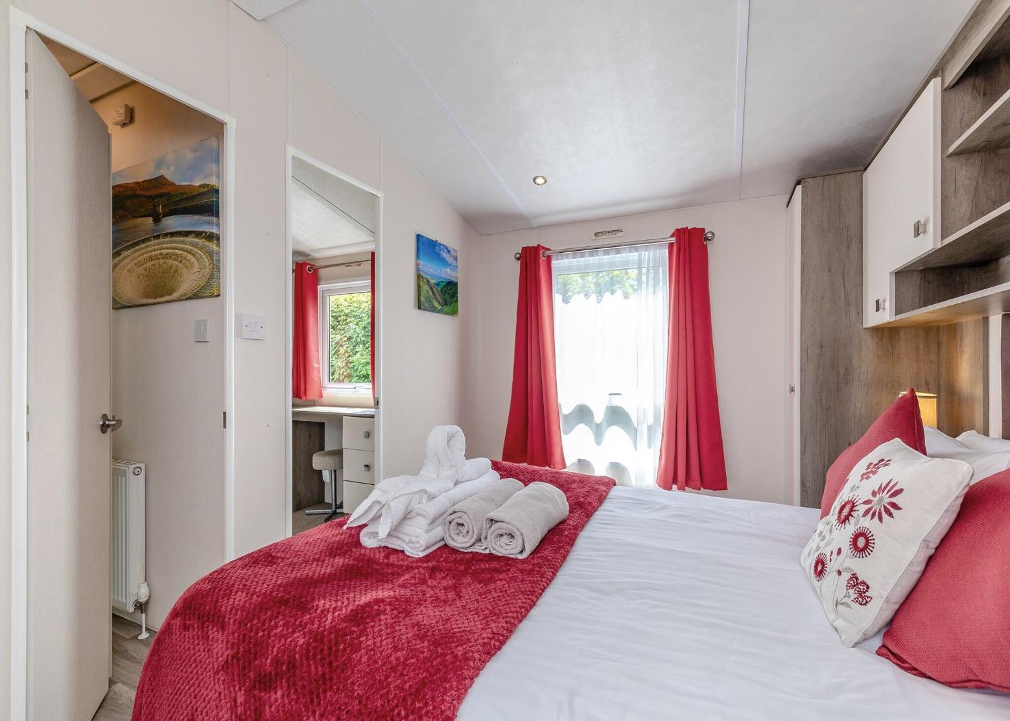 Longnor Wood Holiday Park 외부 사진