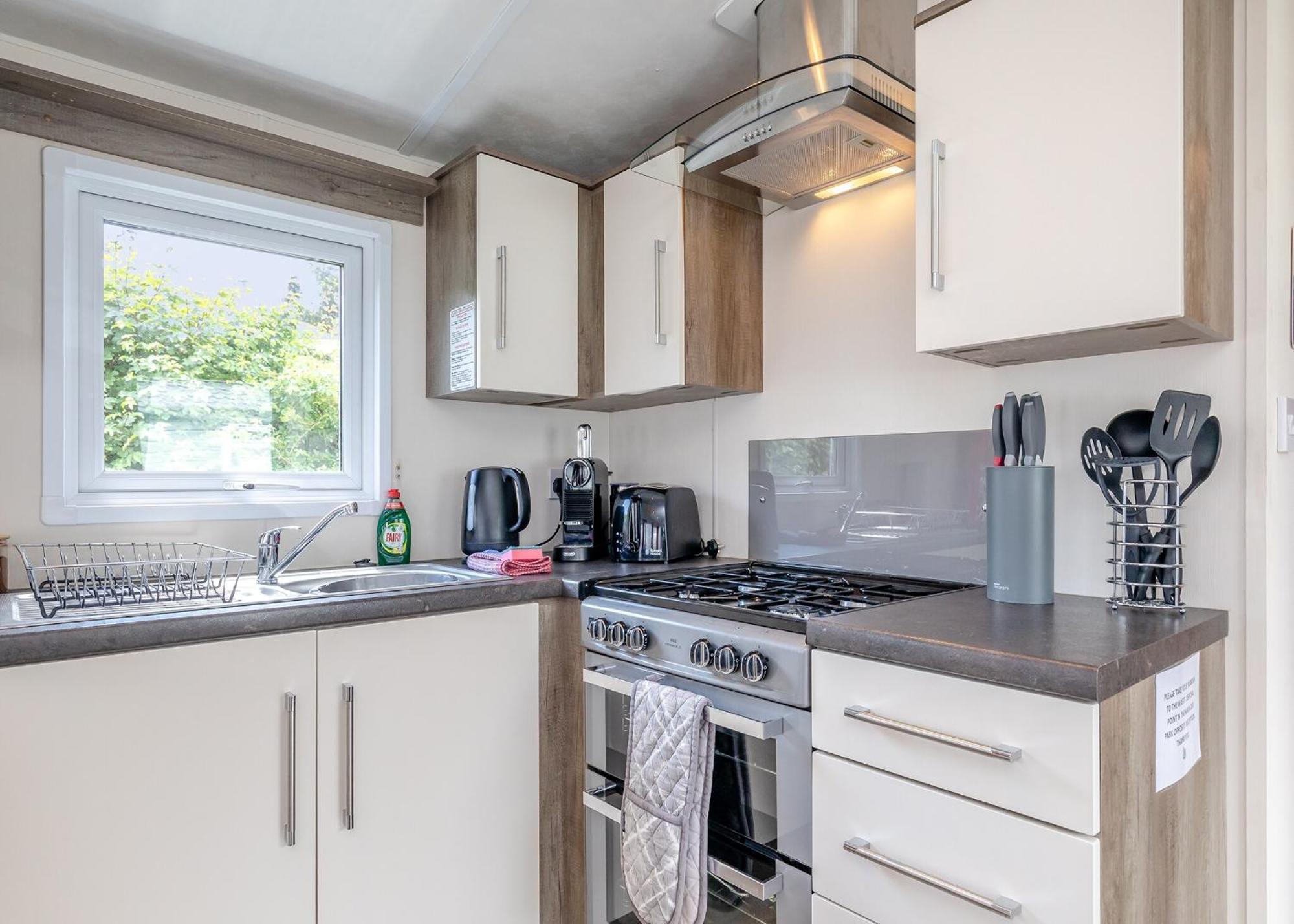 Longnor Wood Holiday Park 외부 사진